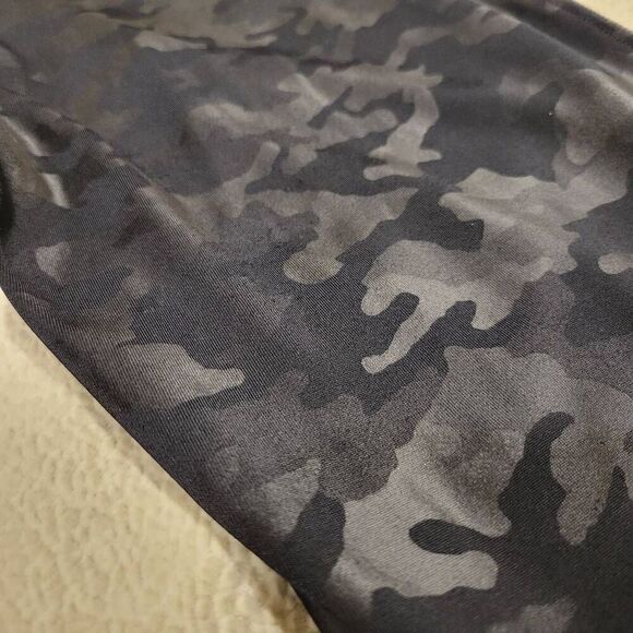 Spanx camo leggings, size Large - Picture 12 of 13